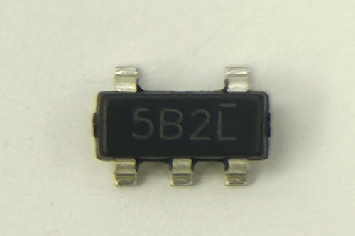LN6215 1A 低噪声 CMOS 电压稳压器