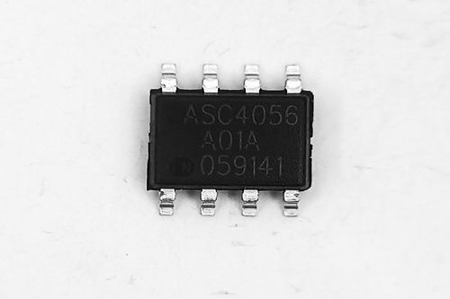 XT4077(1.0A 具有 USB 接口兼容的线性电池管理芯片)